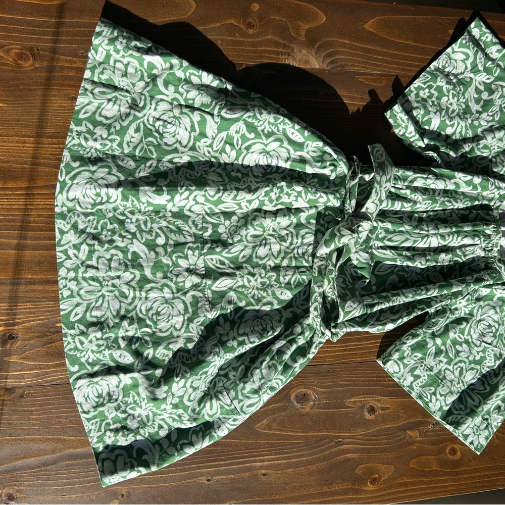Elegant Green Floral Midi Dress - Picture 3 of 7